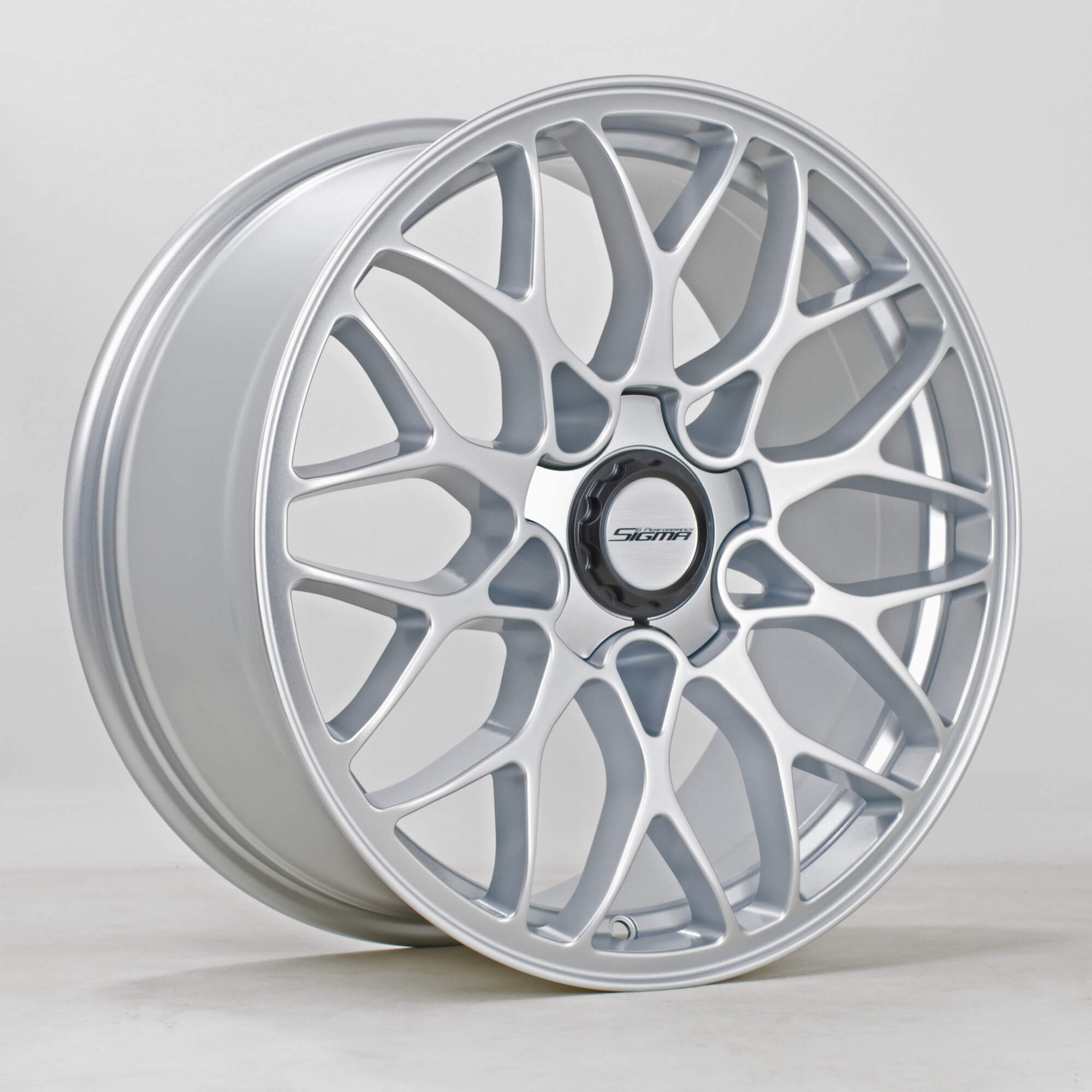 6Performance Sigma - Silver alloy wheel