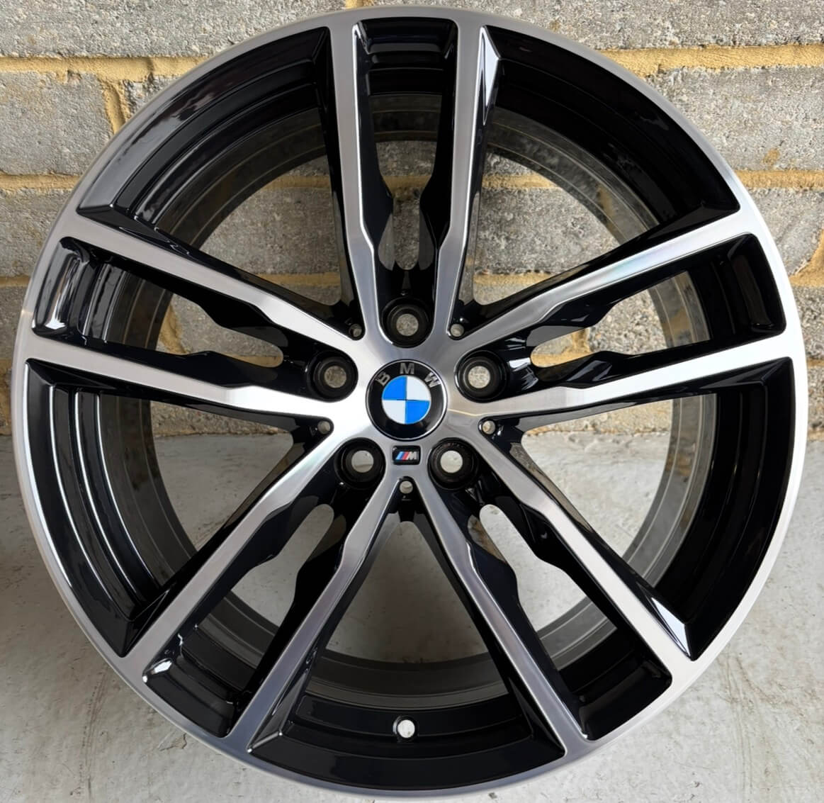 BMW OEM 698M - Gloss Black Diamond Cut alloy wheel
